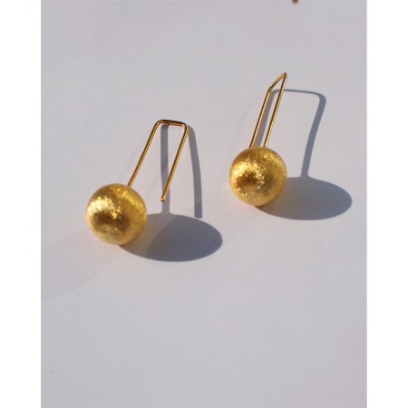 Altın Küre Küpeler